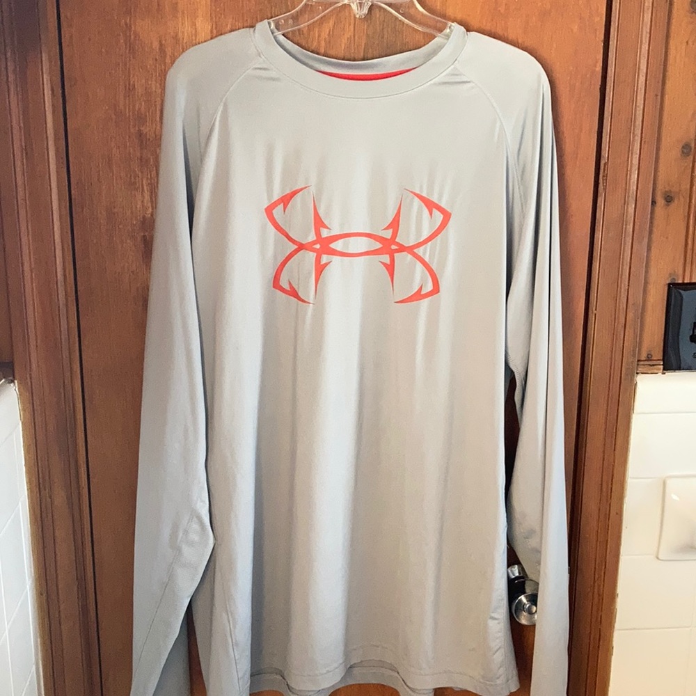 Long Sleeve Under Amour Heat-gear. 2 XL.